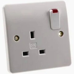 13 A Single Socket with Neon - MK